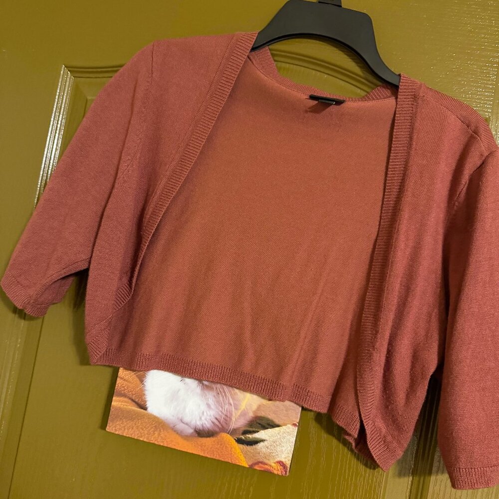 Torrid Short Shrug, Rust, Size 2
